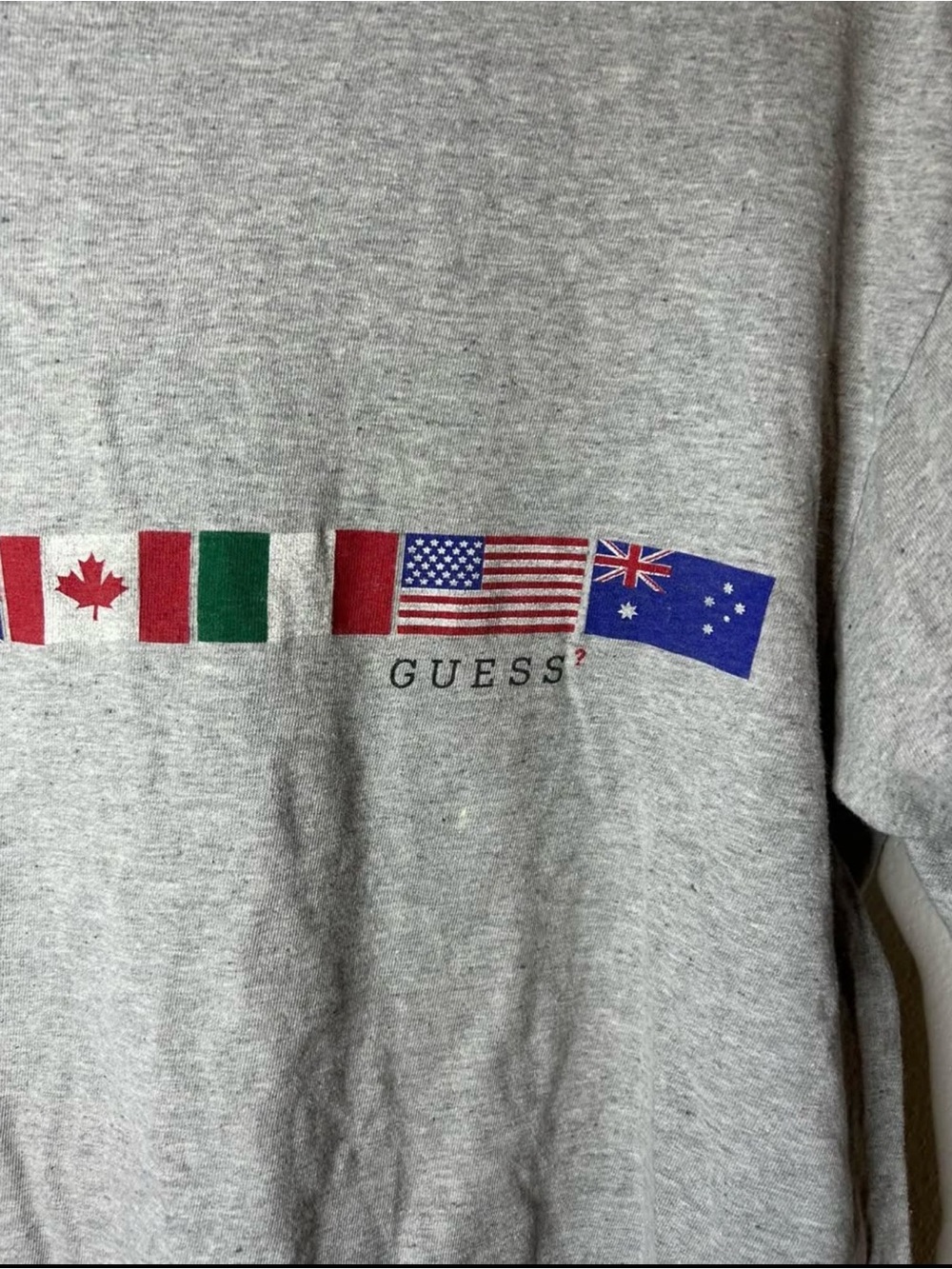 Vintage 90s Guess T Shirt Flags Graphic Design Gray Size Large Guess? - Picture 3 of 8
